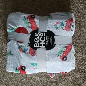 Berkshire Twin Size Winter Blanket NWT